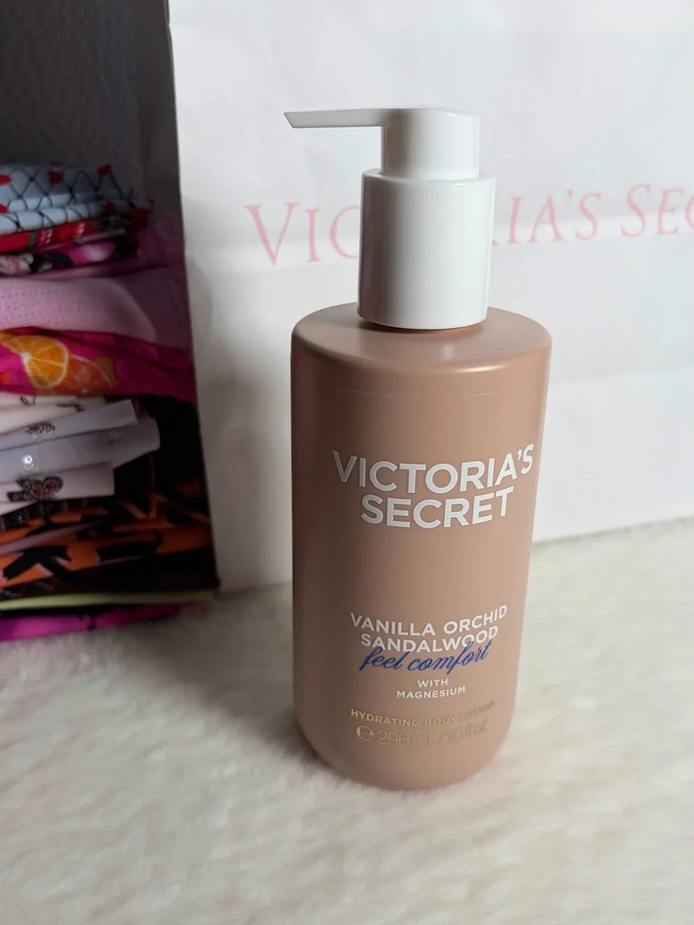 Victoria’s Secret - VANILLA ORCHID SANDALWOOD with magnesium - Body Lotion